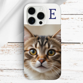 Funda iPhone 16 Pro Tu foto de gato con monograma elegante