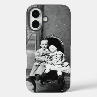 Funda iPhone 16 Retrato inquietante de hermanos antiguos