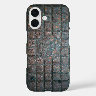 Funda iPhone 16 Weathered Metal Grate