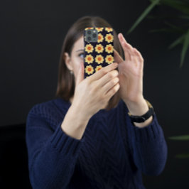 Funda iPhone 16 Yellow Dahlia Floral Pattern on Black