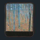 Funda Para Asa De Maleta Gustav Klimt Beech Tree Forest Grove<br><div class="desc">Se basa en obras de arte clásicas de pintura natural de Gustav Klimt, Beech Grove 1, 1902. La obra representa un denso bosque de abedules altos y delgados, con troncos pálidos marcados por líneas oscuras y verticales. El follaje está pintado en tonos azules, verdes y amarillos, lo que añade una...</div>