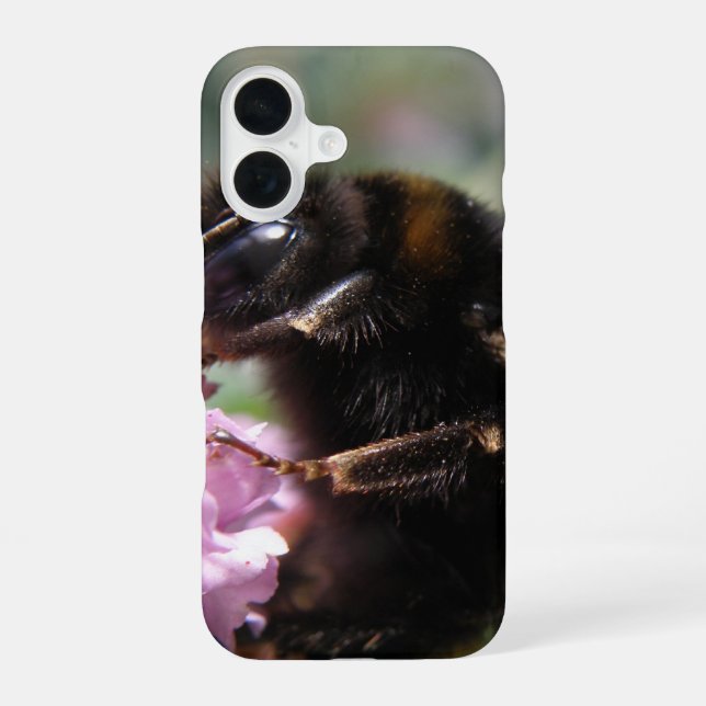 Funda Para iPhone 16 Abeja ocupada y flores rosadas (Reverso )