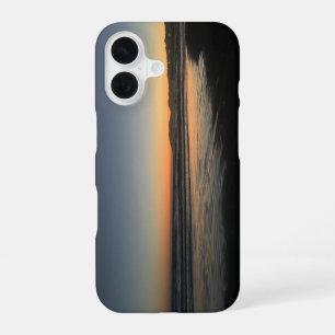 Funda Para iPhone 16 Desde el anochecer hasta el crepúsculo en la image