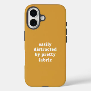 Funda Para iPhone 16 Distrado Por Bonito Fabric Funny Quilter Cita