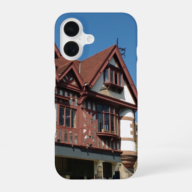 Funda Para iPhone 16 Edificio de armazones de encino Tudor, Edimburgo,  (Reverso )