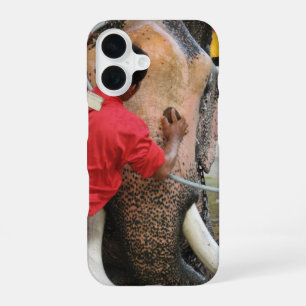 Funda Para iPhone 16 Elefante en el baño ... Ayutthaya, Tailandia