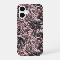 Flores de peonía rosadas y mariposas nocturnas