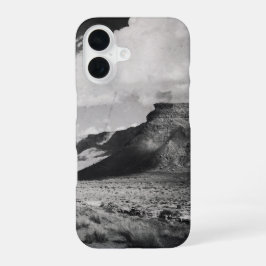 Funda Para iPhone 16 Fotografía paisajística de las montañas negras y b