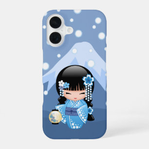 Funda Para iPhone 16 Muñeca Kokeshi de Invierno - Geisha de Montaña Azu
