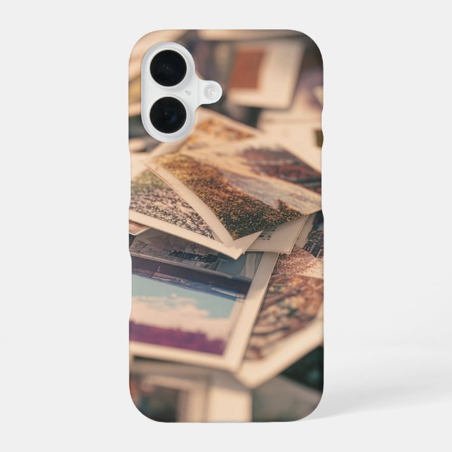 Funda Para iPhone 16 Pile de fotografías antiguas (Reverso )