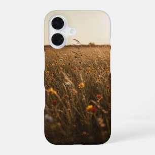 Funda Para iPhone 16 Prado de flores silvestres vintage