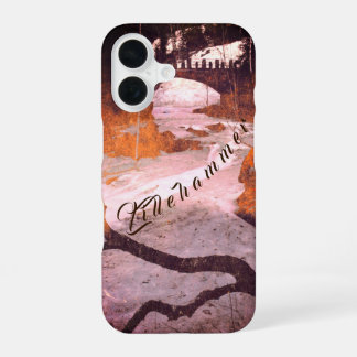 Funda Para iPhone 16 Puente sobre un arroyo congelado en Lillehammer, N