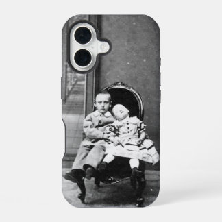 Funda Para iPhone 16 Retrato inquietante de hermanos antiguos 