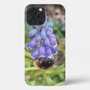 Funda Para iPhone 13 Pro Max Abeja en Muscari Armeniacum , Hiacinato de uva