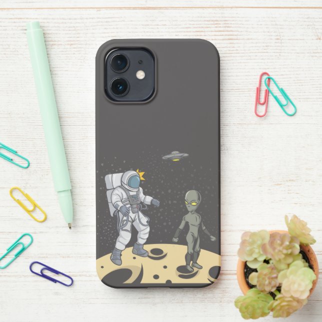 Funda Para iPhone Astronauta y extranjera (En el escritorio)