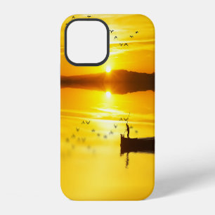 Funda Para iPhone 12 Barco tradicional de pescadería al amanecer