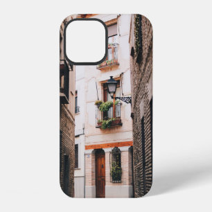 FUNDA PARA iPhone 12 CALLEJÓN DE CONCRETO GRIS DURANTE EL DÍA