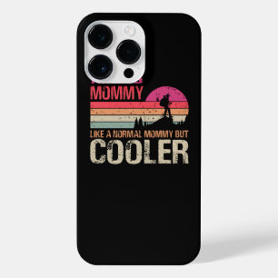 Funda Para iPhone 14 Pro Max Caminar A Mami Como Una Mami Normal Pero Una Trekk