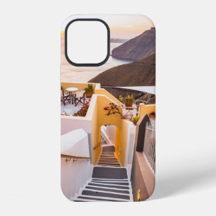 FUNDA PARA iPhone 12 CASA CERCA DE UN CUERPO DE AGUA