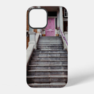 FUNDA PARA iPhone 12 CASA DE HORMIGÓN BLANCO QUE MUESTRA PUERTA DE MADE