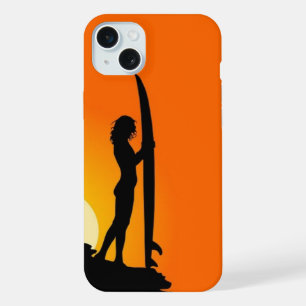 Chica surfista al atardecer