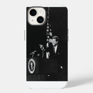 Funda Para iPhone 14 Conferencia de John Kennedy 35° Presidente de los
