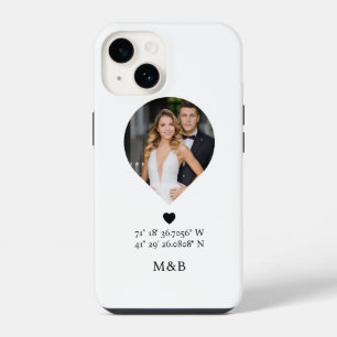 Funda Para iPhone 14 Corazón Romántico de Monograma con Foto Coordenada
