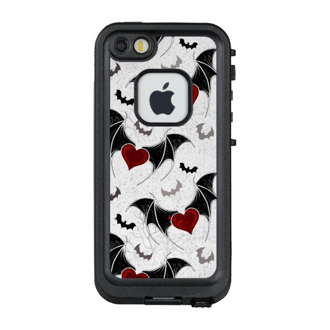 Funda Para iPhone De LifeProof Corazón de Halloween con alas de murciélago negro (Reverso)