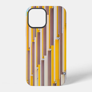 FUNDA PARA iPhone 12 EDIFICIO DE HORMIGÓN AMARILLO DURANTE EL DÍA