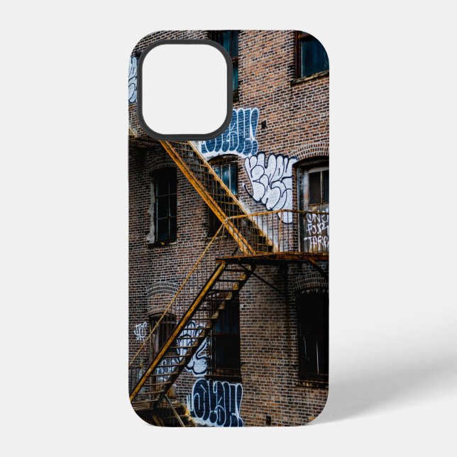 FUNDA PARA iPhone EDIFICIO DE LADRILLO MARRÓN CON ESCALERA DE METAL  (Reverso )