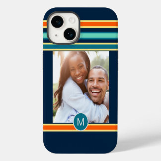 Funda Para iPhone 14 Fondo Retro Azul Naranja Rayado con Monograma y Fo