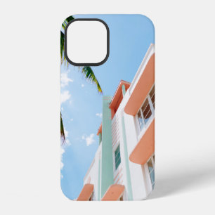 FUNDA PARA iPhone 12 FOTO DE ÁNGULO BAJO DE EDIFICIO DE CONCRETO BLANCO