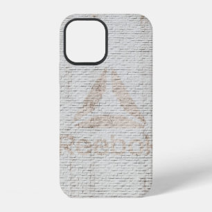 Funda Para iPhone 12 Foto de primer plano del logo de Reebok en la pare