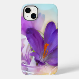 Funda Para iPhone 14 Plus Foto de un bonito crocus de primavera morado