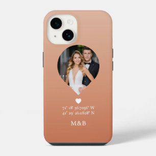Funda Para iPhone 14 Foto Monograma Corazón Romántico Coordenadas