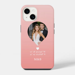 Funda Para iPhone 14 Foto Monograma Corazón Romántico Coordenadas Moder