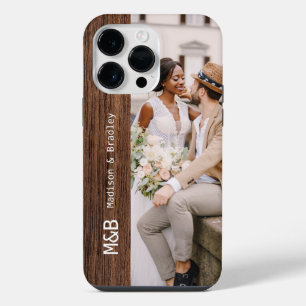 Funda Para iPhone 14 Pro Max Fotomontaje de Pareja en Madera con Nombre Persona