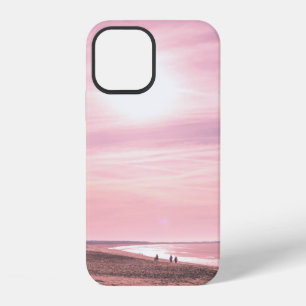 FUNDA PARA iPhone 12 GENTE CAMINANDO POR LA ORILLA DEL MAR DURANTE LA H