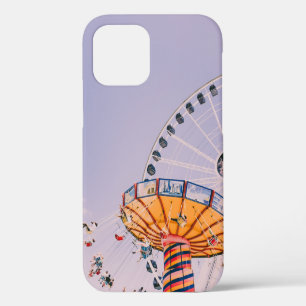 Funda Para iPhone 12 Gente montando en atracción yoyo durante el día