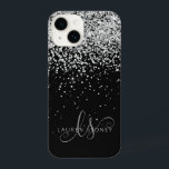 Funda Para iPhone 14 Glam Black Silver Purpurina Monograma Nombre<br><div class="desc">Estuche para iPhone elegante Monograma Glam Black Silver Purpurina. Personaliza fácilmente este diseño de moda de estuche de teléfono de moda con elegante purpurina brillante de plata sobre fondo negro. El diseño incluye su monograma manuscrito con giros de bonito y nombre.</div>