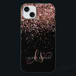 Glam Rosa Purpurina Oro Elegante Monograma<br><div class="desc">Estuche Glam Rosa Gold Purpurina Elegante Monograma para iPhone. Personaliza fácilmente este diseño de moda de estuche de teléfono de moda con elegante purpurina brillante de oro rosa sobre un fondo negro. El diseño incluye su monograma manuscrito con giros de bonito y nombre.</div>