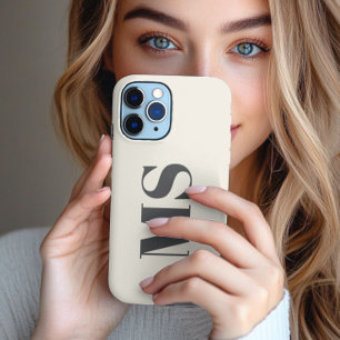 Funda Para iPhone 13 Pro Max Inicial de monograma simple en crema