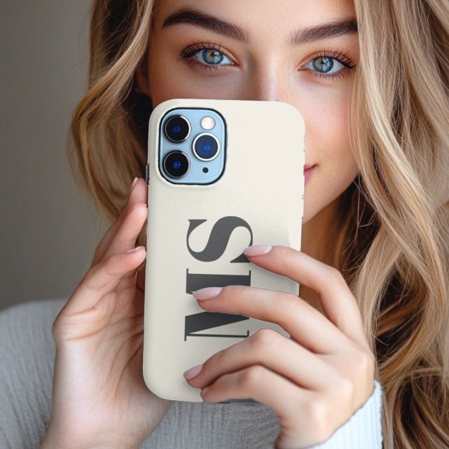 Funda Para iPhone Inicial de monograma simple en crema (Subido por el creador)