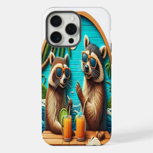 Mapaches Caprichosos Posados en una Mesa Rústica