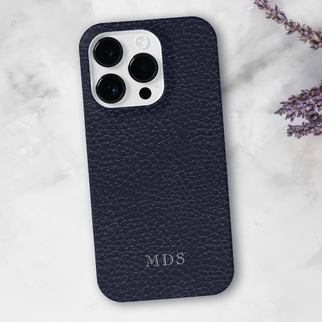 Funda Para iPhone Monograma de aspecto de cuero falso azul medianoch (A classic midnight blue faux leather look phone case with space for your initials)