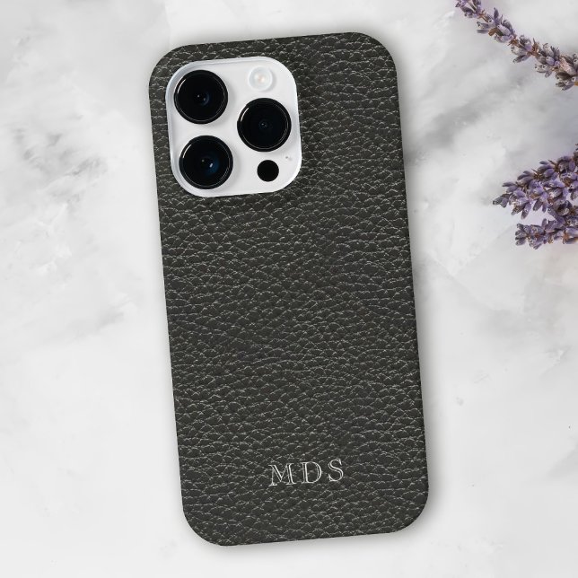 Funda Para iPhone Monograma personalizado con aspecto de cuero falso (A classic black faux leather look phone case with space for your initials)