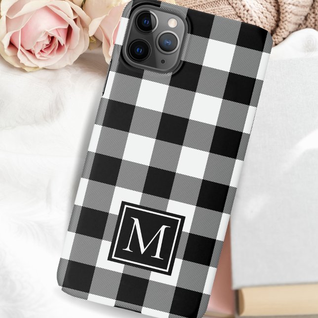Funda Para iPhone Monogramado negro y blanco de la placa de búfalo (Monogrammed Black and White Buffalo Plaid iPhone Case - Select your phone case size, add monogram)