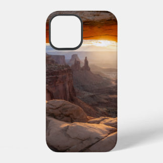 FUNDA PARA iPhone 12 MONTAÑA ROCKY MARRÓN DURANTE EL SOL