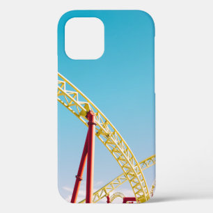 Funda Para iPhone 12 Montaña rusa amarilla y roja bajo el cielo azul du