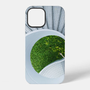 Funda Para iPhone 12 Mujer de pie en escaleras en espiral